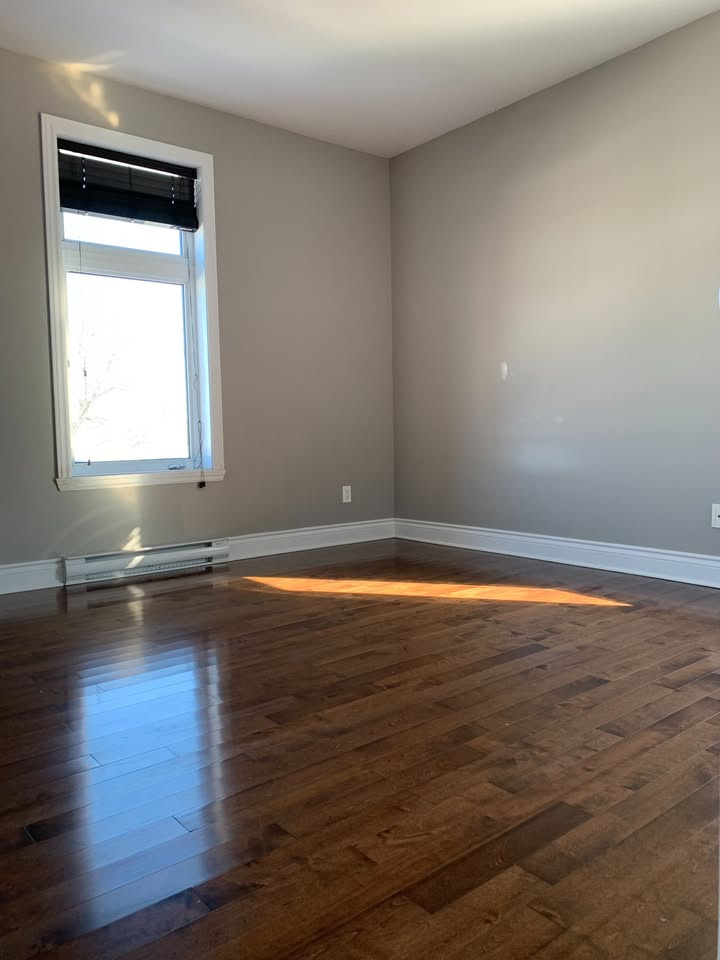 Ville-Marie - Superbe Condo 4 1/2 Rénové | 2847731