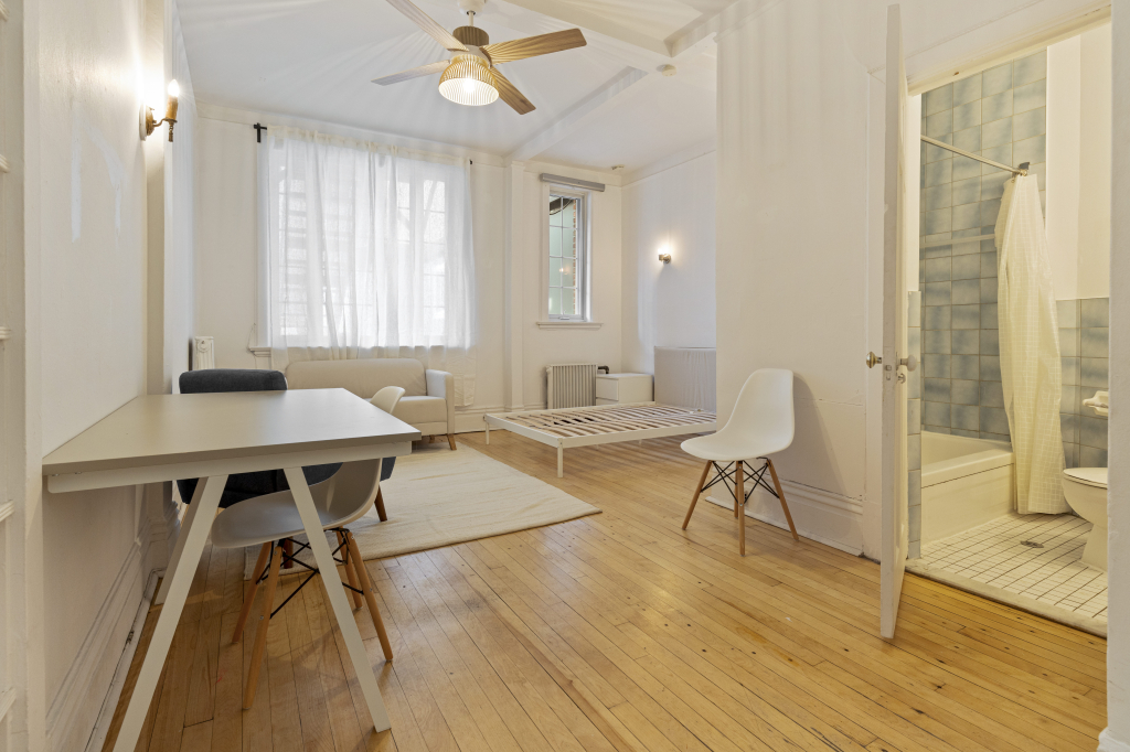 Studio Entièrement Meublé à Louer | 2847879