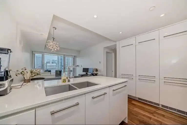 Executive 1-Bedroom Suite on 18th Floor |Parking + Storage | 1806 - 1025 5th Avenue Southwest, Calgary | 2848010