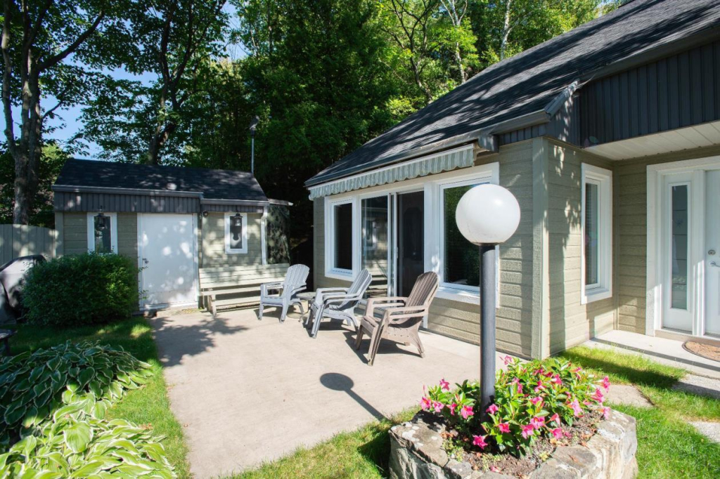 Bord Du Fleuve, Chemin Privé ,1 Voisin | 2848060