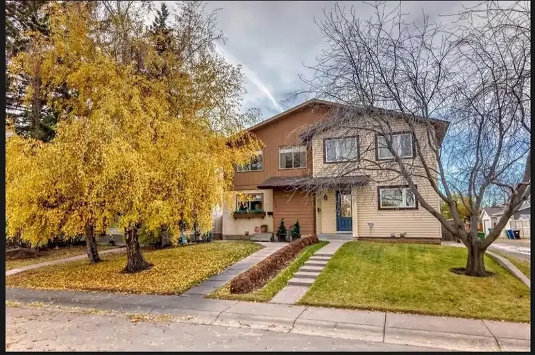 Pet Friendly, Cozy 3 bedroom Duplex in Cedarbrae | 2915 Cedarbrae Drive Southwest, Calgary | 2852807