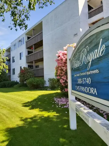 Vista Royale | 1345 Pandora Ave., Victoria | 2849198