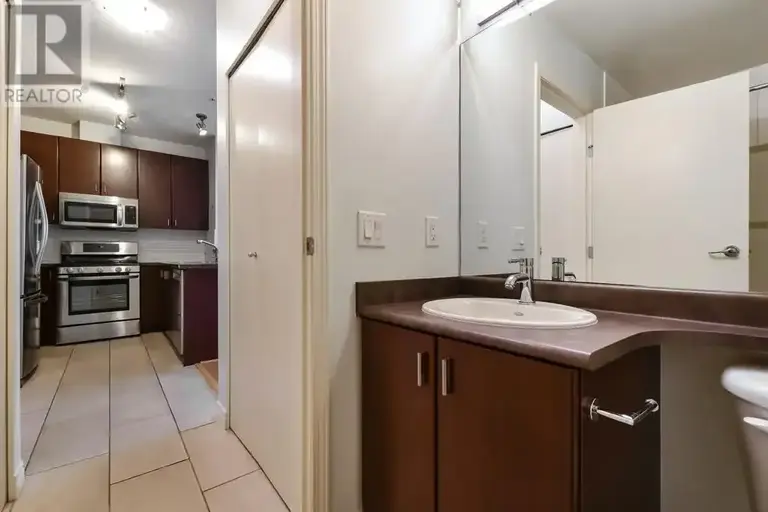 114 6888 SOUTHPOINT DRIVE | 114 6888 SOUTHPOINT DRIVE, Burnaby | 2849236