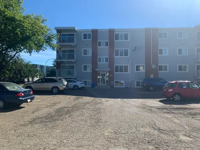 Updated 1 bed 1 bath apartment*outdoor parking*balcony | 10330 113 Street, Edmonton | 2858291