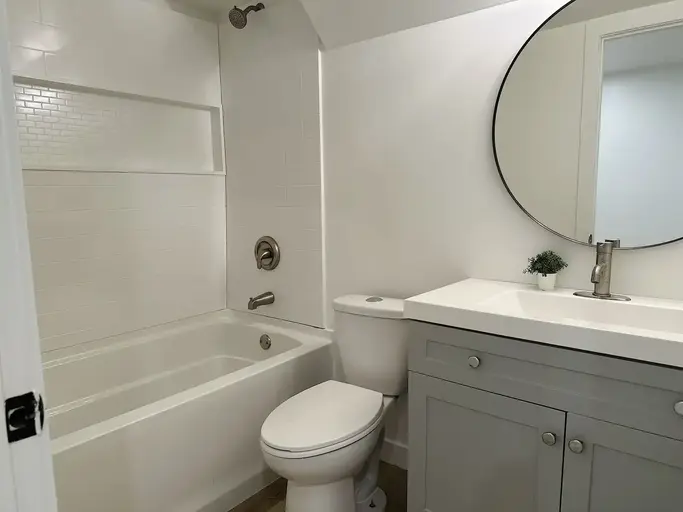 HUGE 2 Bed/2 Bath Basement Suite - 5 minutes from river | Calgary | 2849495