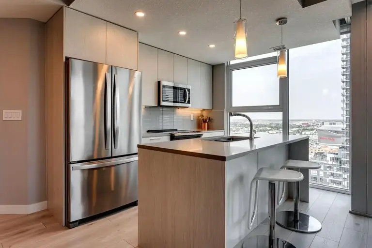 Encore | 10180 103 Street, Edmonton | 2853223
