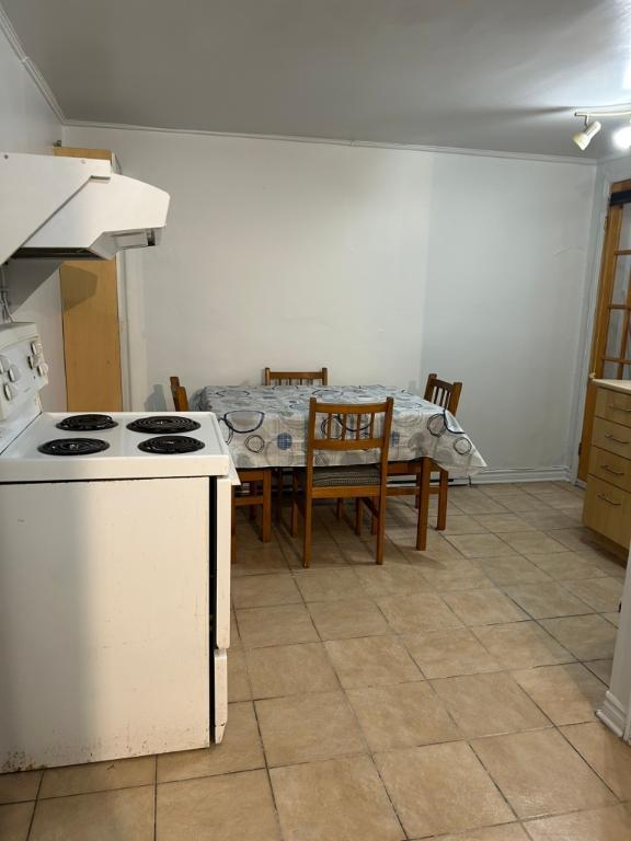 Ahuntsic 2 1/2 à louer | 2849656