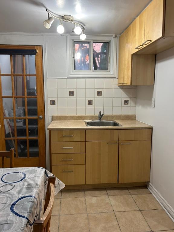 Ahuntsic 2 1/2 à louer | 2849656