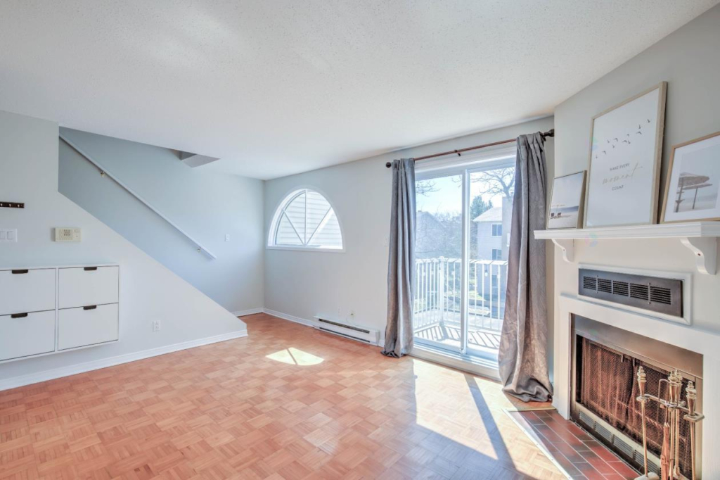 Joli Condo A Louer | 2849692