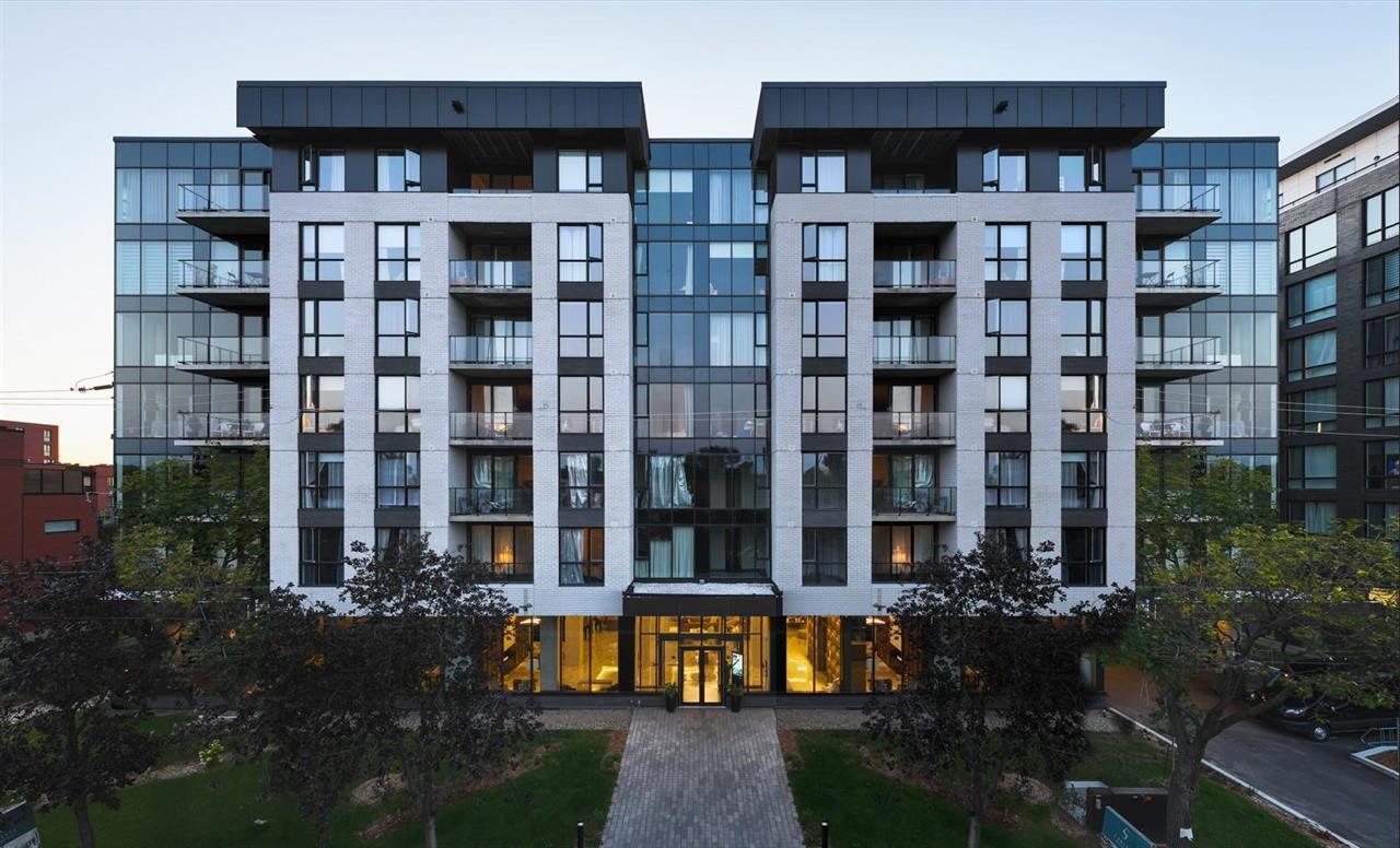 1 Bed, 1 Bath, Den - 815 Avenue Plymouth, Mont-Royal | 2849718