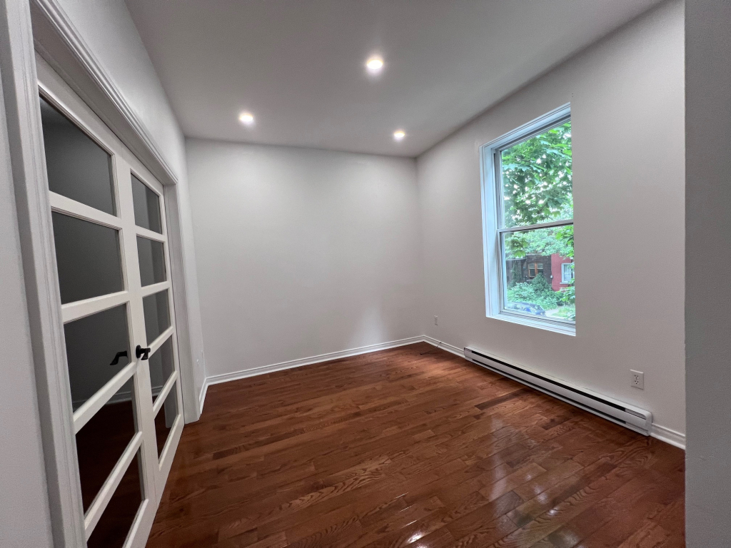 Appartement Rénové Proche Du Métro | 2853594