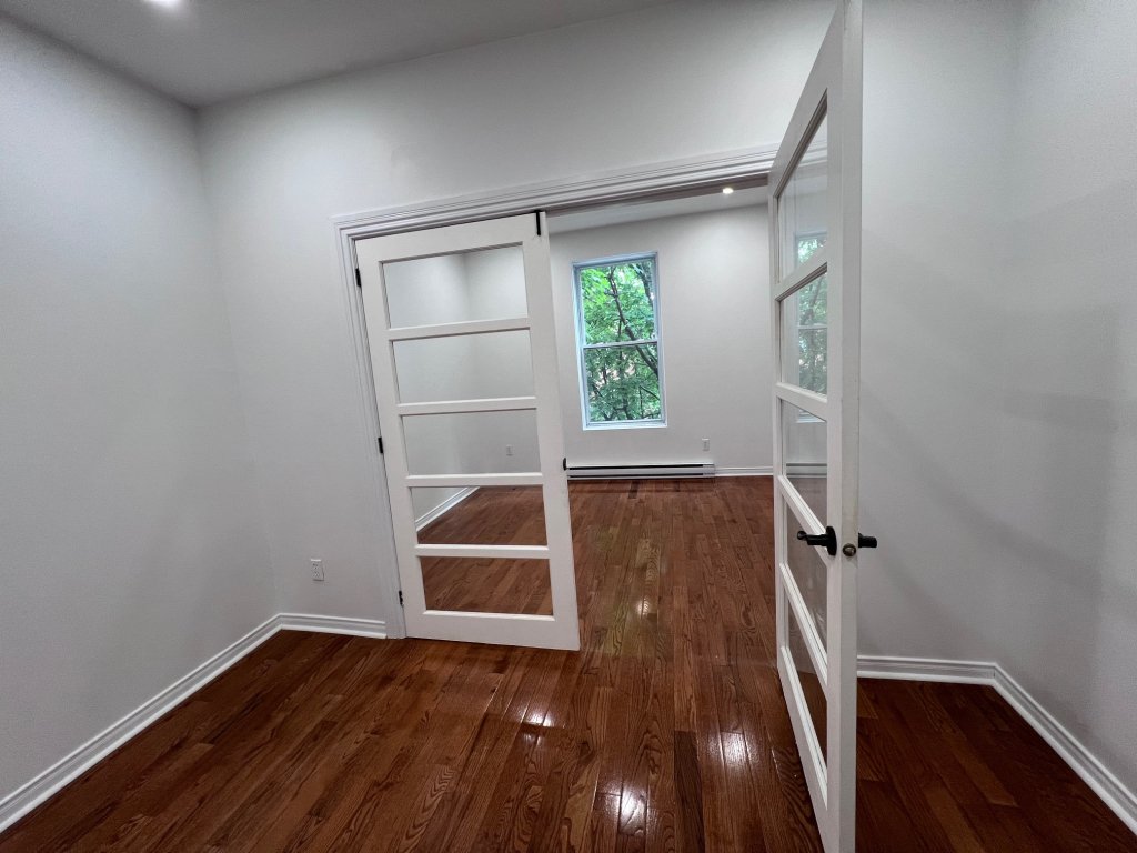 Appartement Rénové Proche Du Métro | 2853594