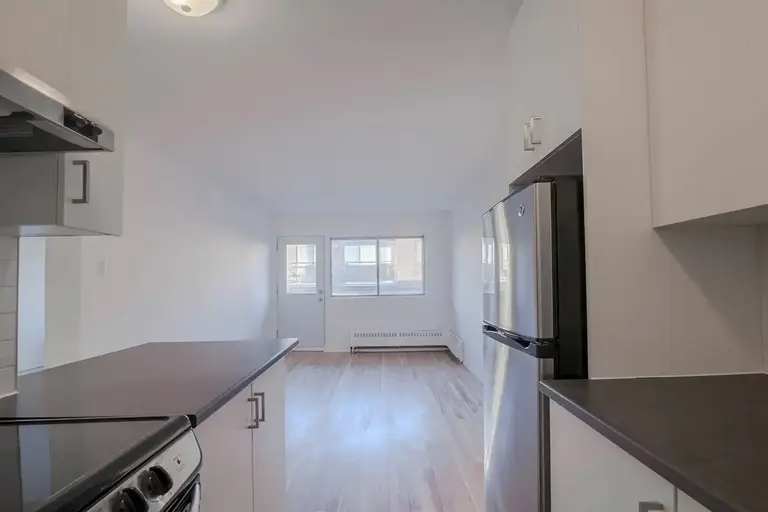 4570-4590 Queen Mary | 4570 Chemin Queen Mary, Montreal | 2853686