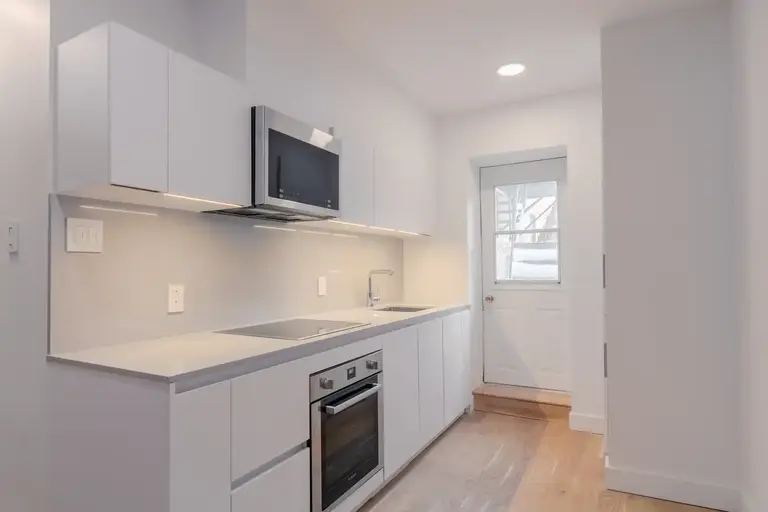 4930 Queen Mary Road | 4930 Queen Mary Road, Montreal | 2853694