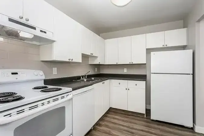 Southdale Park Apartments Edmonton | 4603 20th Avenue NW, Edmonton | 2853896
