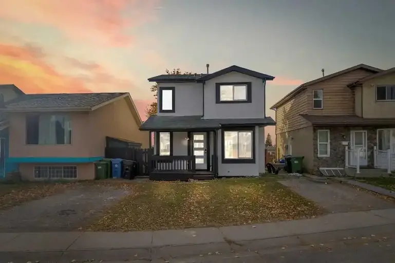 256 Abinger Crescent NE | 256 Abinger Crescent Northeast, Calgary | 2853941