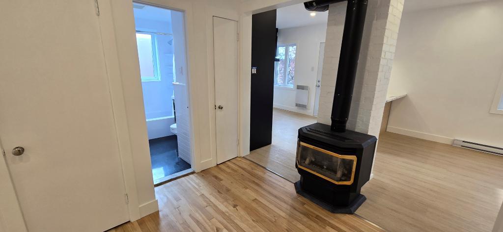 🏡 Grand 4 ½ lumineux à louer – LaSalle (Bronx) | 2853988