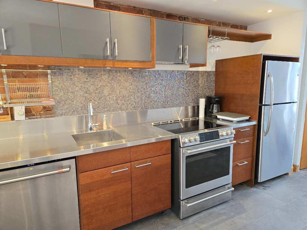 Très beau 4 1/2 Meublé et Équipé - Plateau Montroyal | 2860022