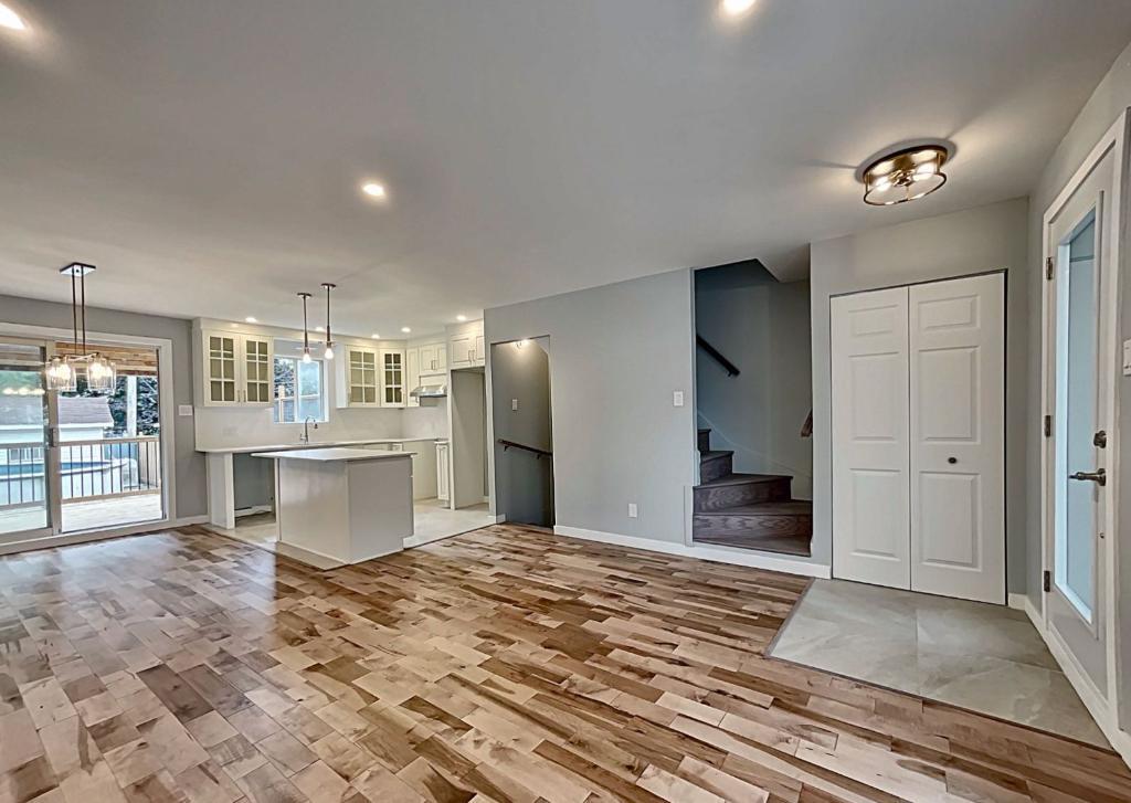 8783 Rue Pierre-Boucher, Laval, QC H7A 3R2 | 2854013