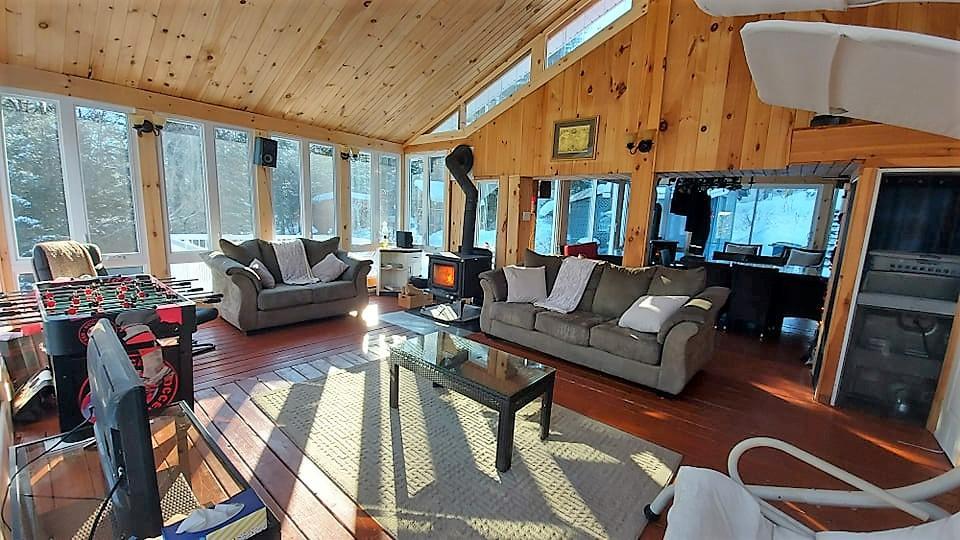 Chalet à louer Mauricie ,120$ nuit, 1h45 de Montréal 3 chambres, chalet bord de l'eau | 2854016