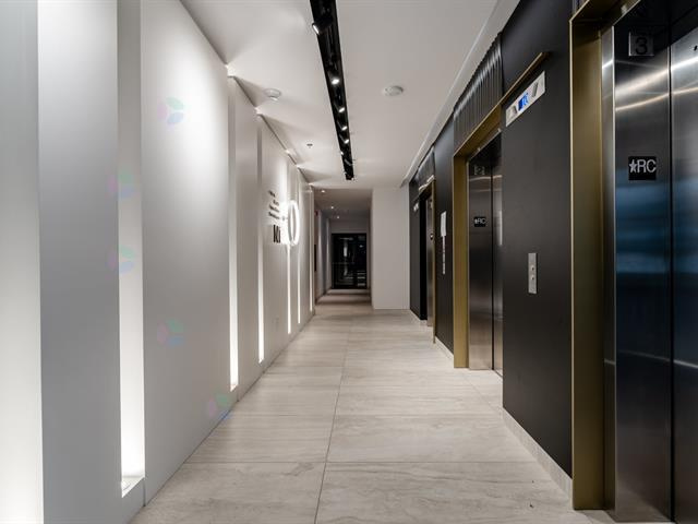 Studio Lumineux Près Du REM Et Du Dix30 | 2854024