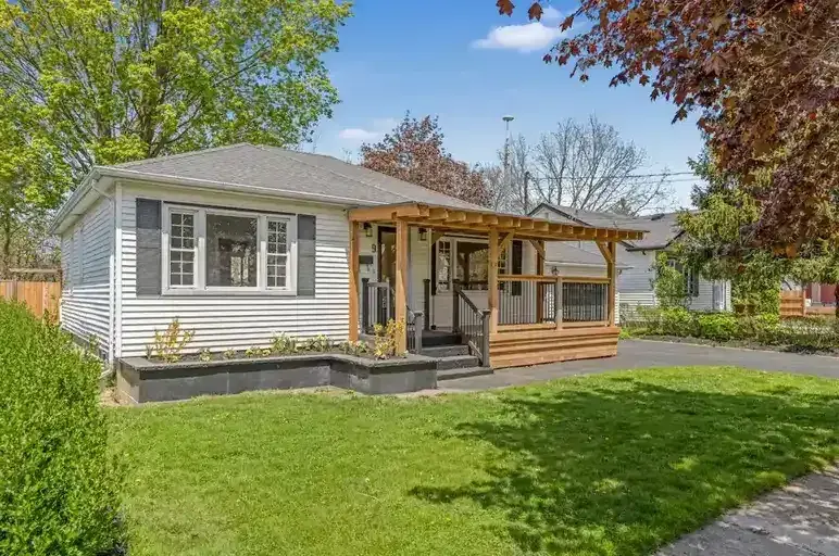 Lovely Full Home for Rent – 9 Heywood Avenue, St. Catharine's Hydro & Water Included | Quiet Family Neighbourhood | 9 Heywood Avenue, St. Catharines | 2854135