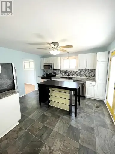 215 CANNIFTON ROAD N | 215 CANNIFTON ROAD N, Belleville | 2854139