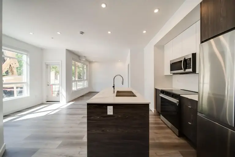 G4 | 10015 113 Street, Edmonton | 2870524