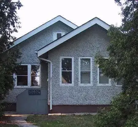 Walk to UofA from this 2 bedroom basement suite | 81 ave & 109 street, Edmonton | 2854200