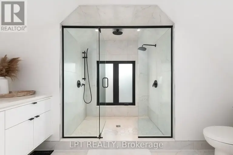 323 BOOTH STREET | 323 BOOTH STREET, Ottawa | 2854252