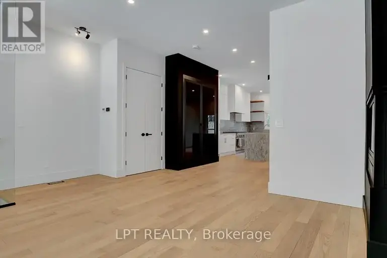 111 GREENFIELD AVENUE | 111 GREENFIELD AVENUE, Ottawa | 2854258