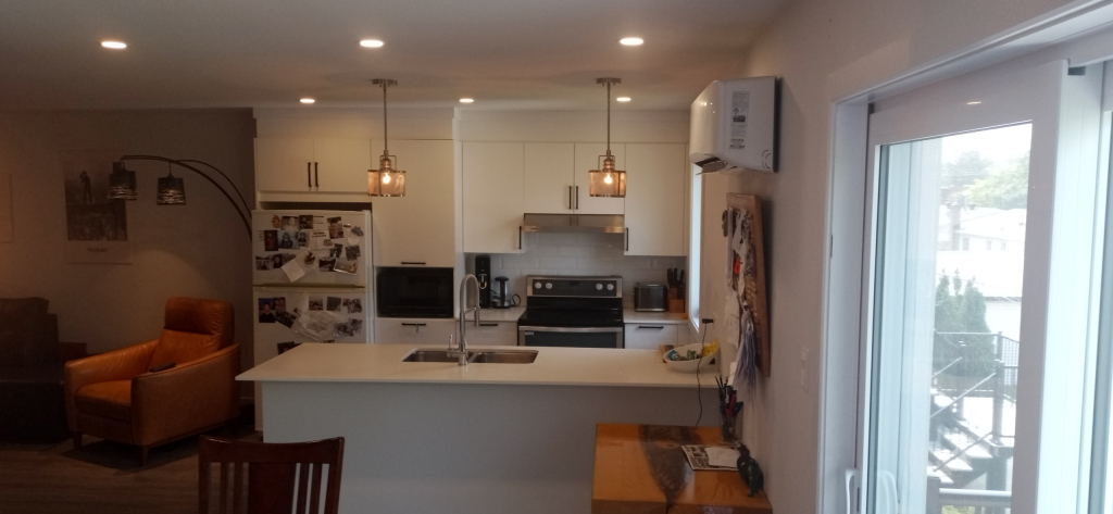 Grand 5 1/2, Bien éclairé, Climatisé... | 2859568