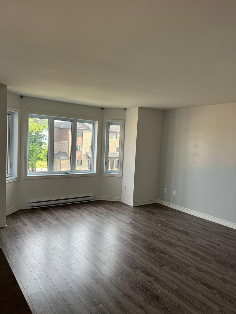 Condo In Aylmer 41/2 Appliances Included | 2859578