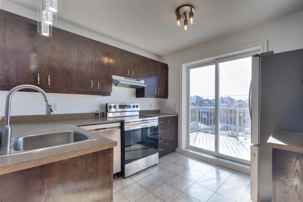 WOW! Spacieux 2 Cac Moderne! Parking! | 2859582