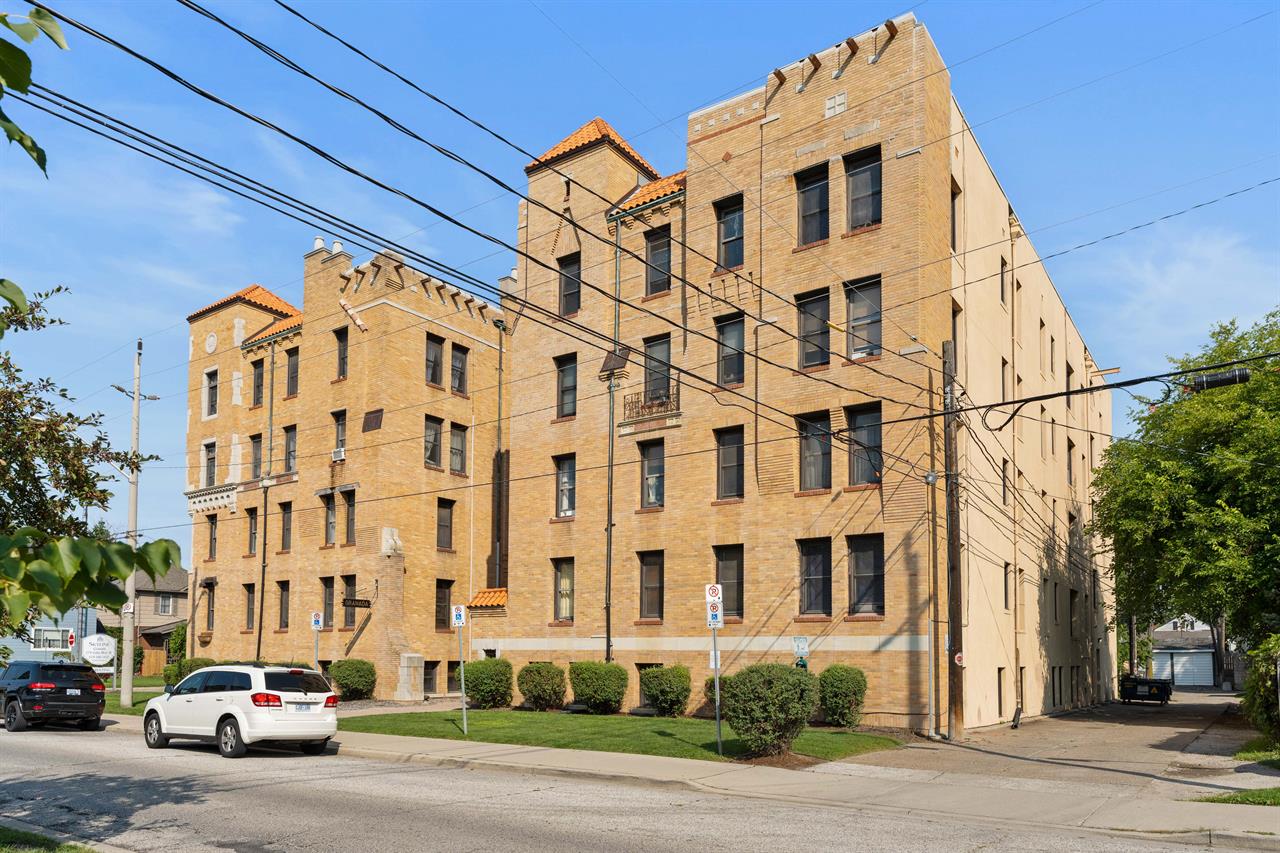 Granada Apartments | 2859658