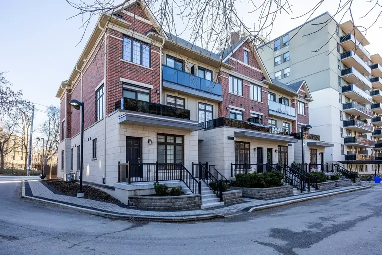 Cedarwood Townhomes | 130 Raglan Ave, Toronto | 2872650