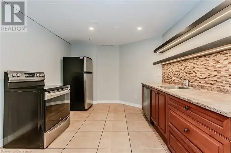 42 WALNUT Street | 42 WALNUT Street, Kitchener | 2872876