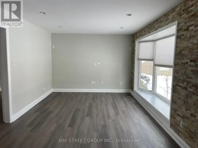 MAIN - 370 CENTRE STREET E | MAIN - 370 CENTRE STREET E, Richmond Hill | 2886657