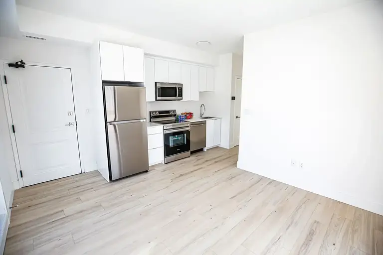 7277 Wilson Crescent, Niagara Falls, Ontario, L2G 3G3, CANADA | 7277 Wilson Crescent, Niagara Falls | 2887089