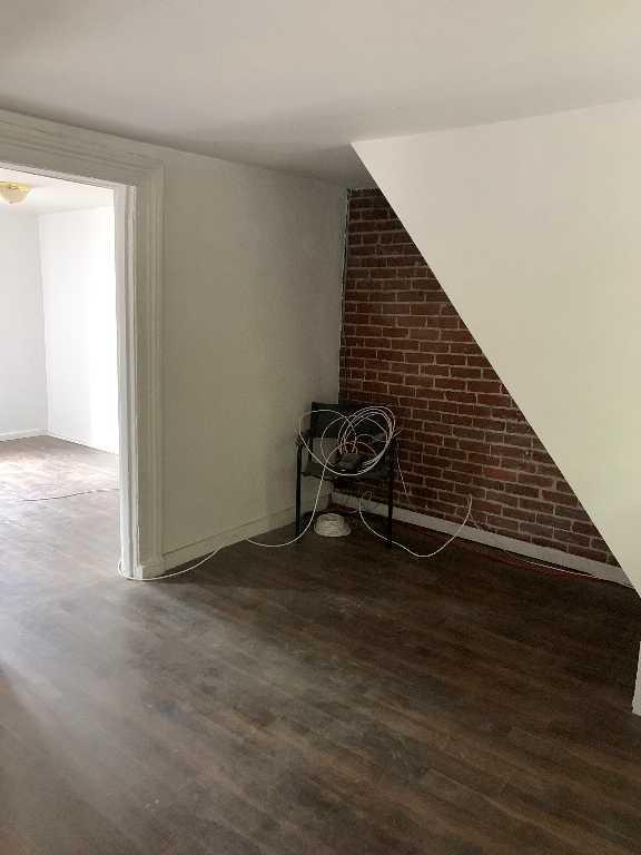 3 1/2 AccèsJardin Wifi ÉlectrosPoeleFrigoLaveuseSécheuseChauffageEau-ChÉclairage1390$RénovéPossibilité2ChambresAvecUnePièceSalon&Cuisine.EntréePrivée | 2865115