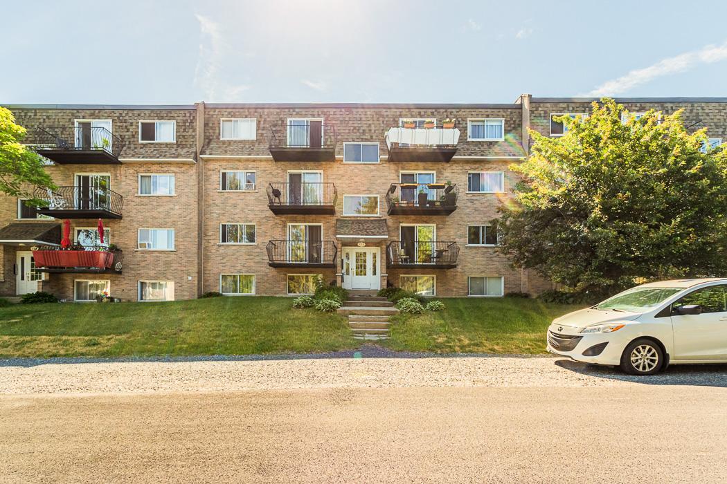 3 1/2 - 305 Rue Pineault, Mont-St-Hilaire | 2865163