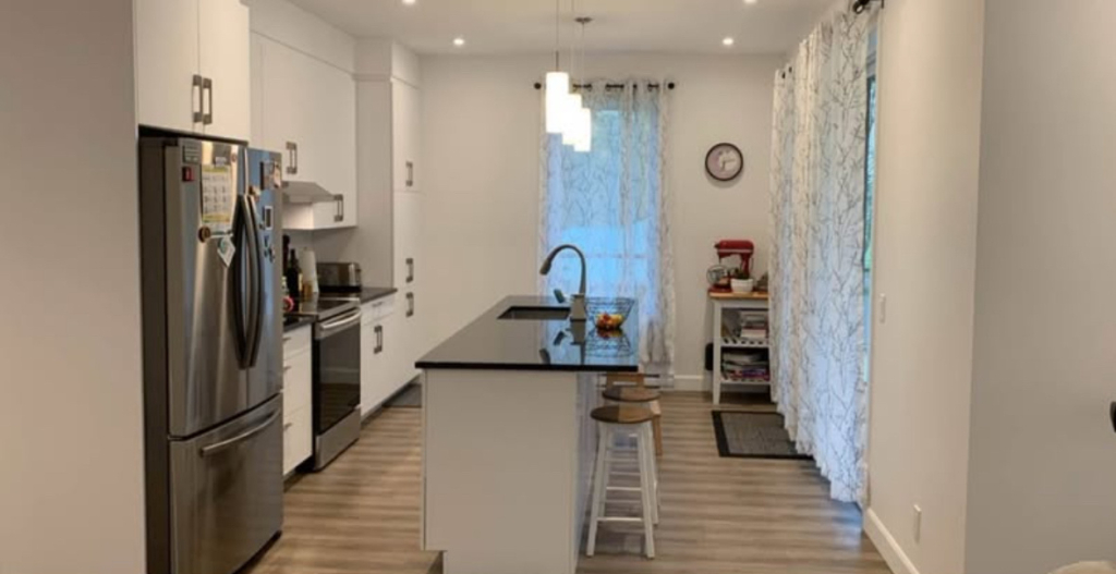 Superbe Appart BROMPTONVILLE 1000$ De Ra | 2865212
