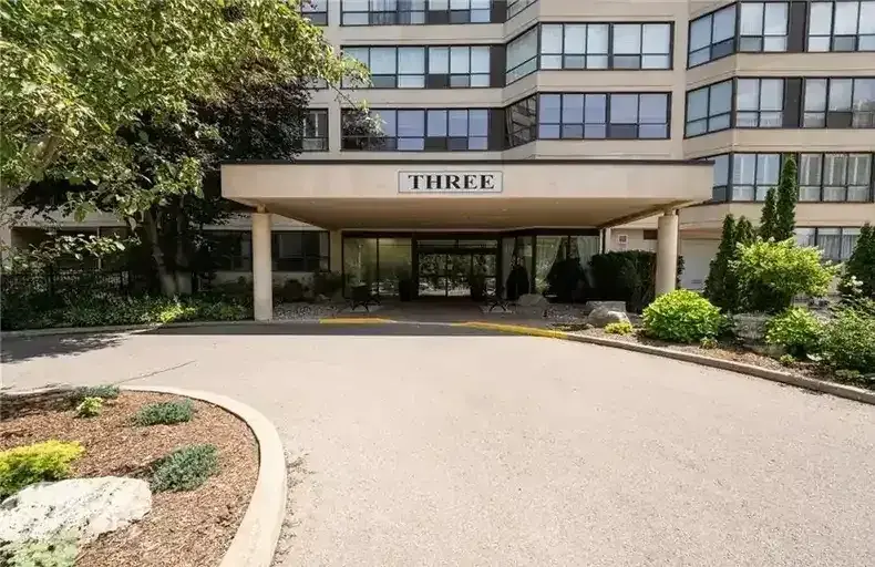 Towering Heights Wonderful Suite! | 3 Towering Heights Boulevard, St. Catharines | 2865269