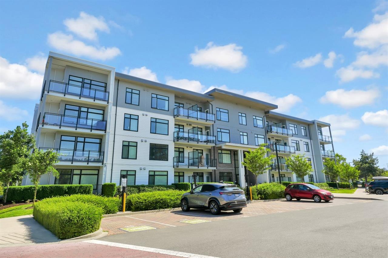 North Point Apartments | 2865281
