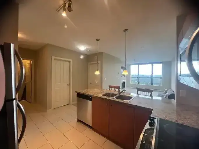 Spacious 1 Bedroom /1 Bathroom Apt.; 657 sq ft | 511 Rochester Avenue, Coquitlam | 2865292