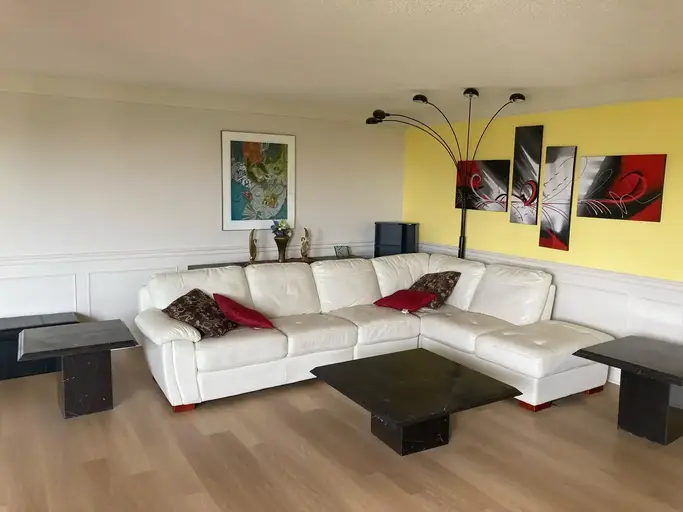 10155 114 St NW, Edmonton, AB T5K 1R8, Canada | 10155 114 Street Northwest, Edmonton | 2865327