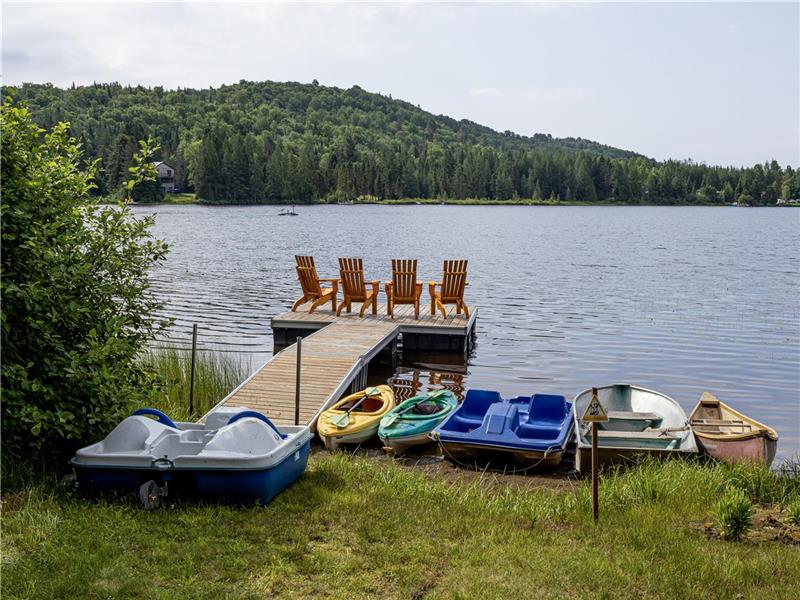Ste-Lucie chalet - dock, boats, air conditioning, veranda mosquito, private beach, taxes included | 2865332