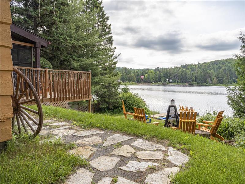 Ste-Lucie chalet - dock, boats, air conditioning, veranda mosquito, private beach, taxes included | 2865332