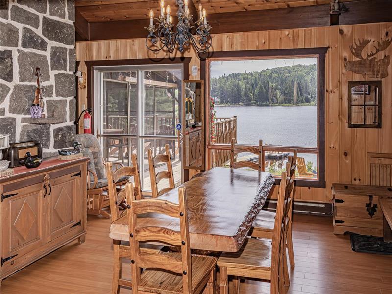 Ste-Lucie chalet - dock, boats, air conditioning, veranda mosquito, private beach, taxes included | 2865332