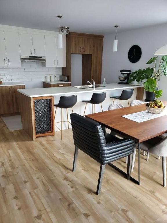 5 1/2 SAINT-JACQUES - 1ER JUILLET | 2865341